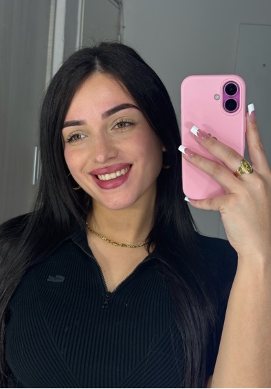 Sofia from Argentina, online on ChatVille